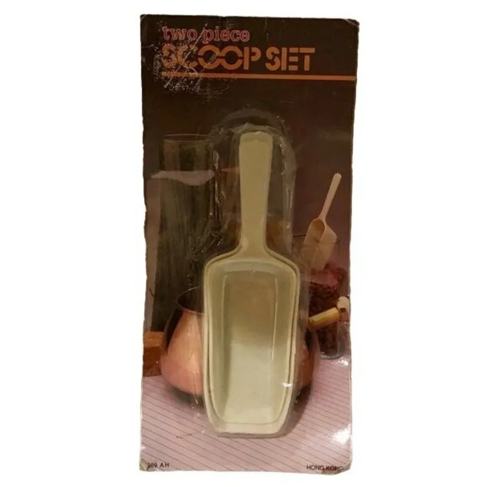Vintage Plastic Scoops NEW Small Set of 2
